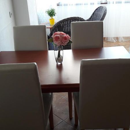 Apartment Amalija Примоштен Екстер'єр фото