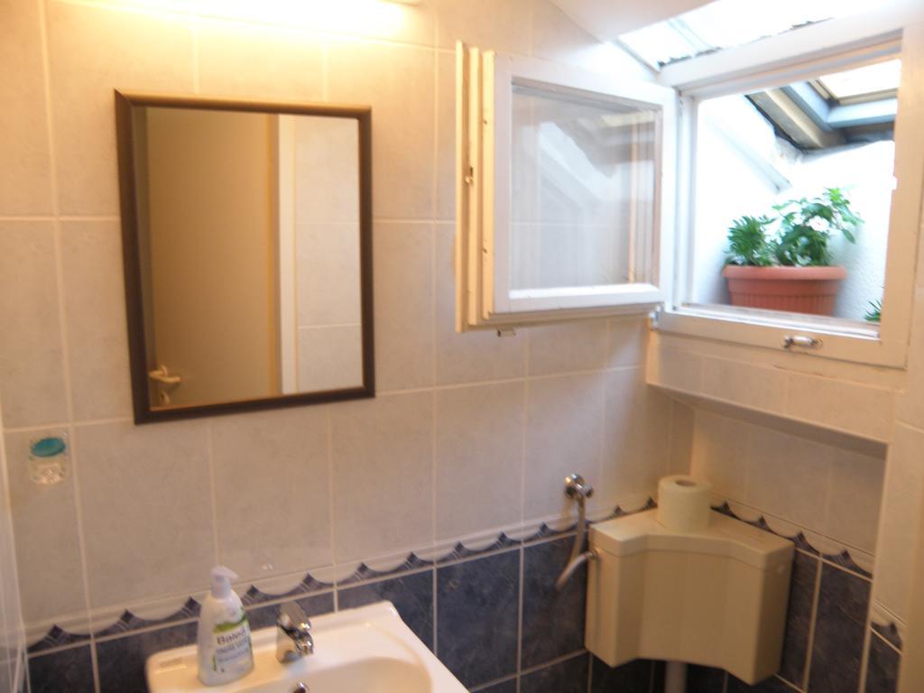 Apartment Amalija Примоштен Екстер'єр фото