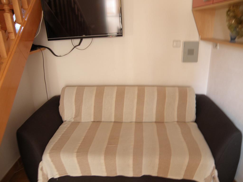 Apartment Amalija Примоштен Екстер'єр фото