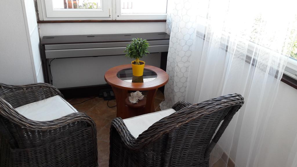 Apartment Amalija Примоштен Екстер'єр фото