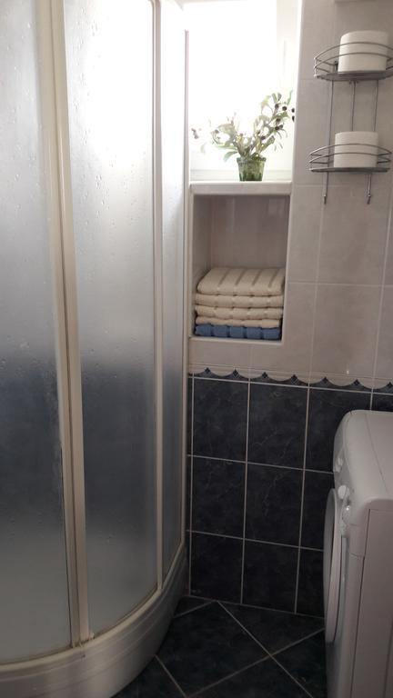 Apartment Amalija Примоштен Екстер'єр фото
